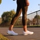 thumbnail image 5 of Zapato de recuperación OOFOS oOMG Sport Low White para mujer, talla 10, 5 of 7