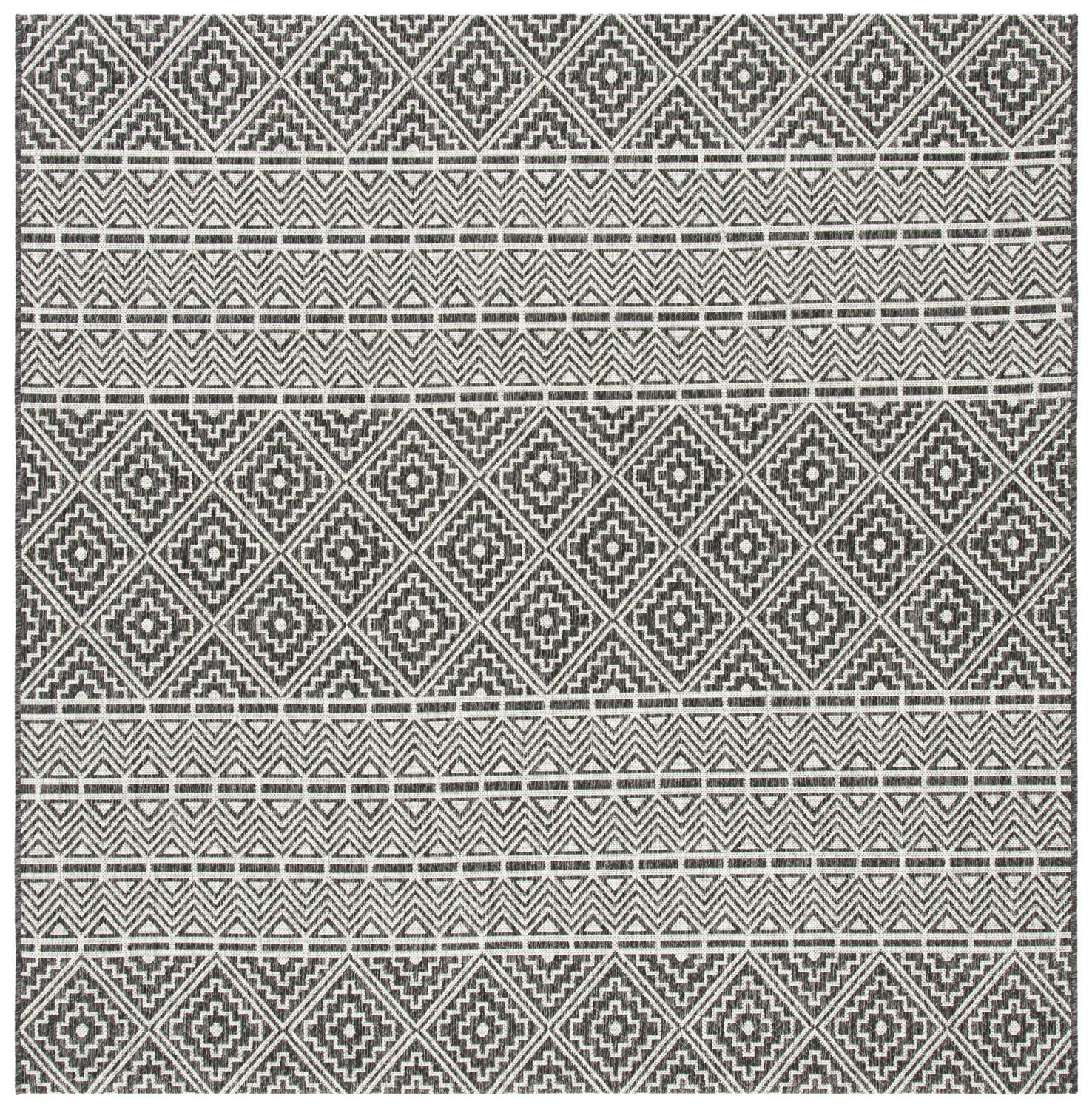 SAFAVIEH Courtyard Karen Chevron Indoor/Outdoor Area Rug