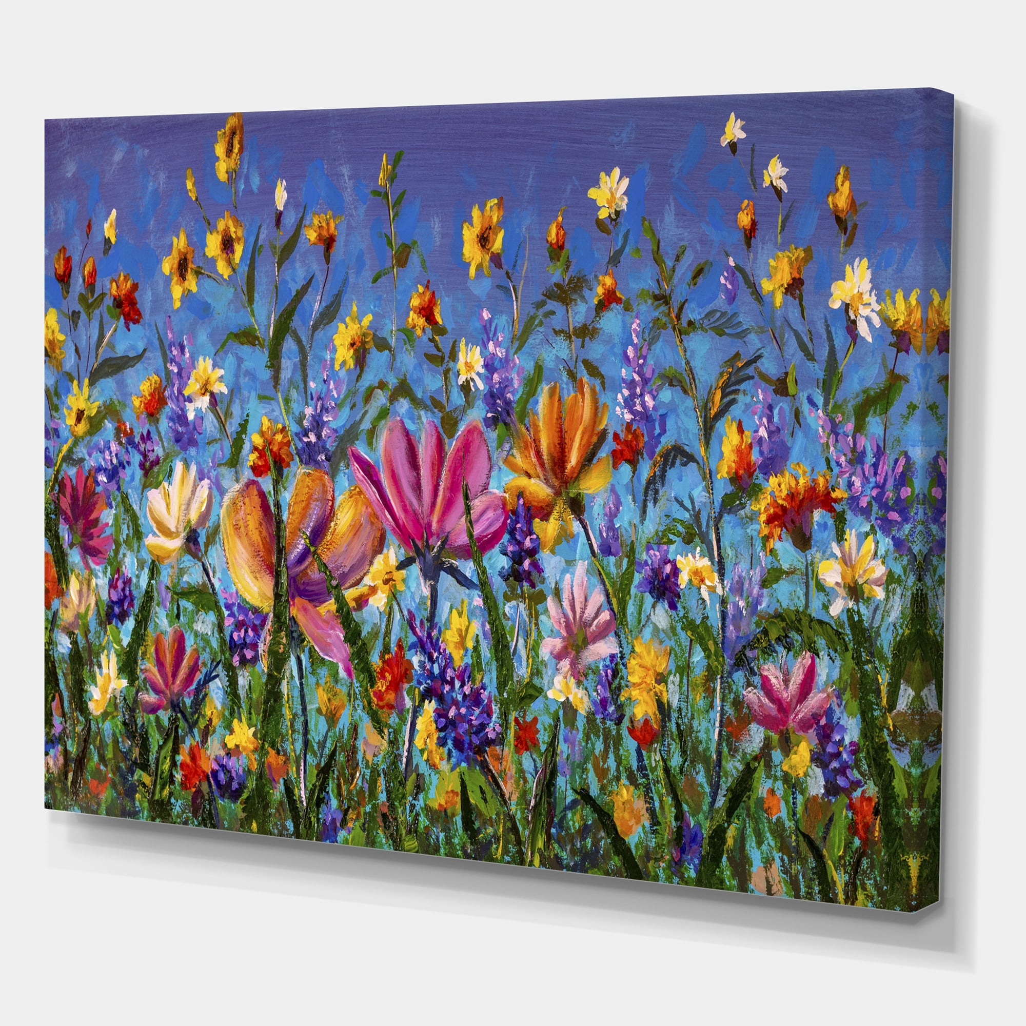 Designart ' Wildflowers and Daisies In Summer Garden Field I ' Traditional Canvas Wall Art Print