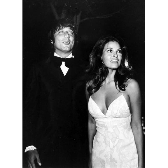 Raquel Welch and Joe Namath Photo Print  (24 x 30)