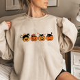 thumbnail image 1 of Sudadera con capucha con estampado de gato negro y calabaza, camiseta de manga larga Unisex, 1 of 3