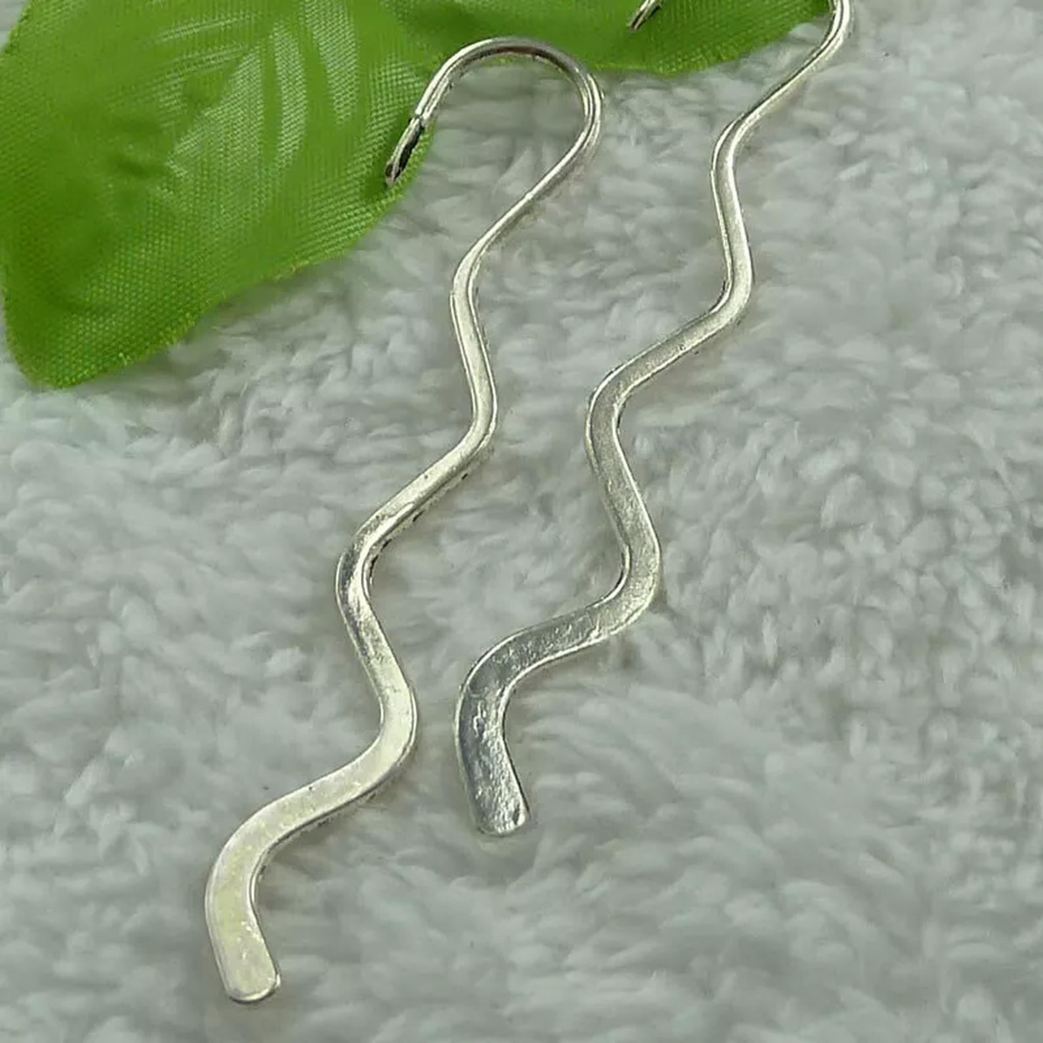 HOOUN 100 pcs tibet silver bend bookmarks 84x15mm B2745