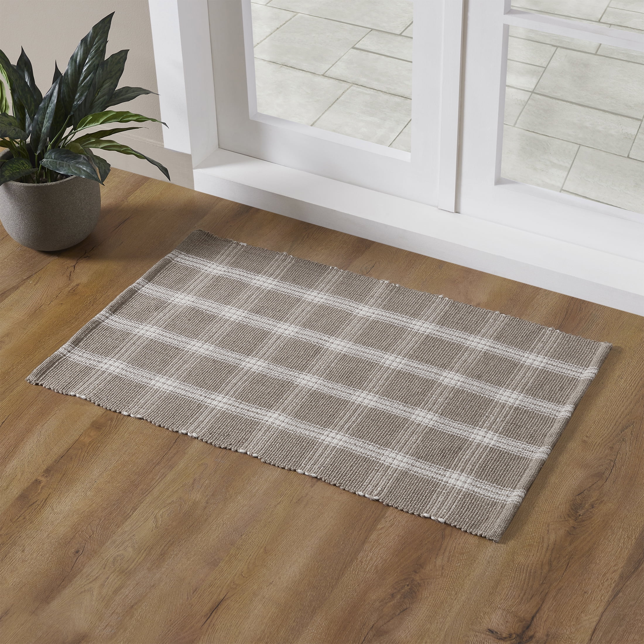 My Texas House Taupe Tanner Check Indoor/Outdoor Layering Rug, 24" x 38"