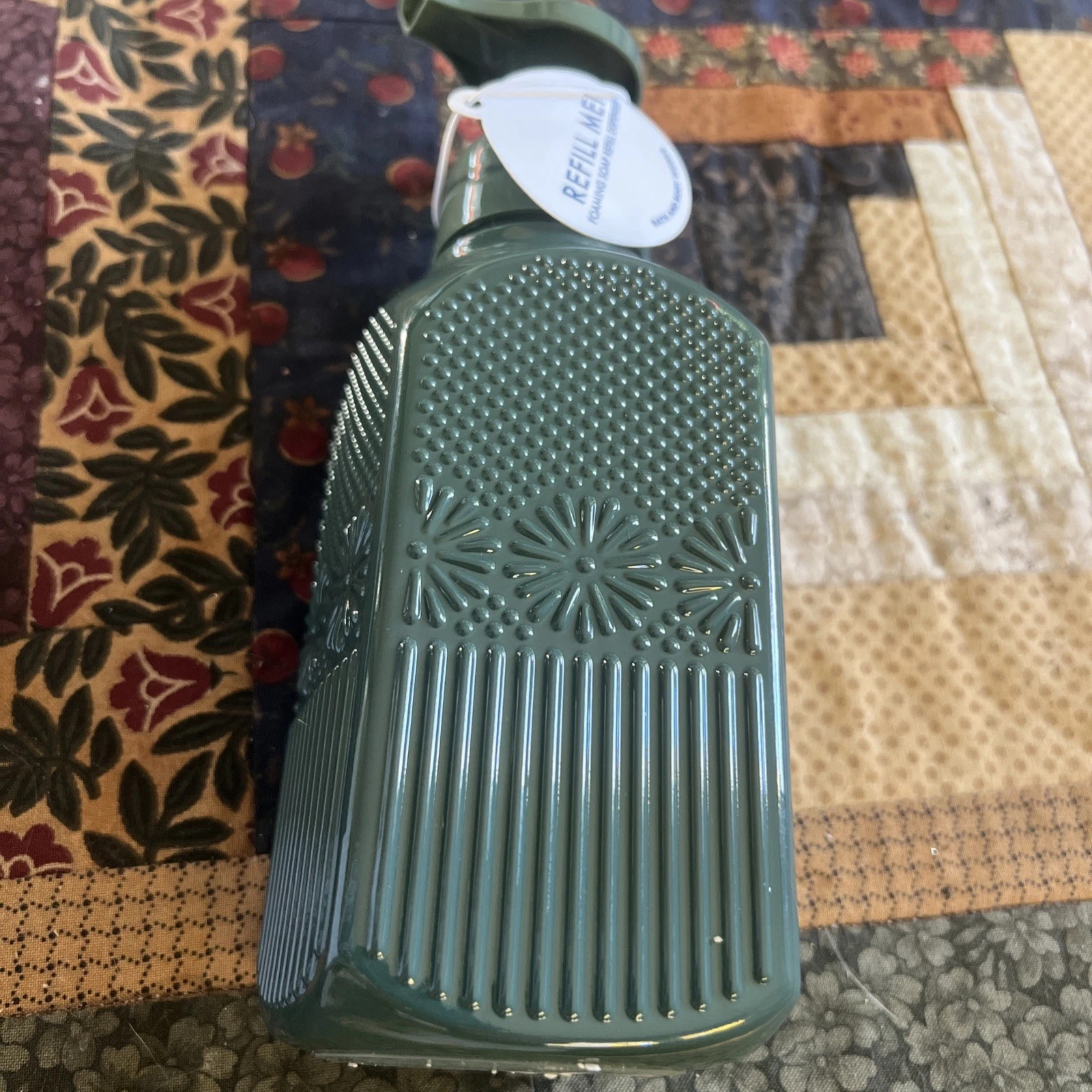 Bath & Body Works Green Foaming Soap Dispenser Textured Vertical Floral Dots New
