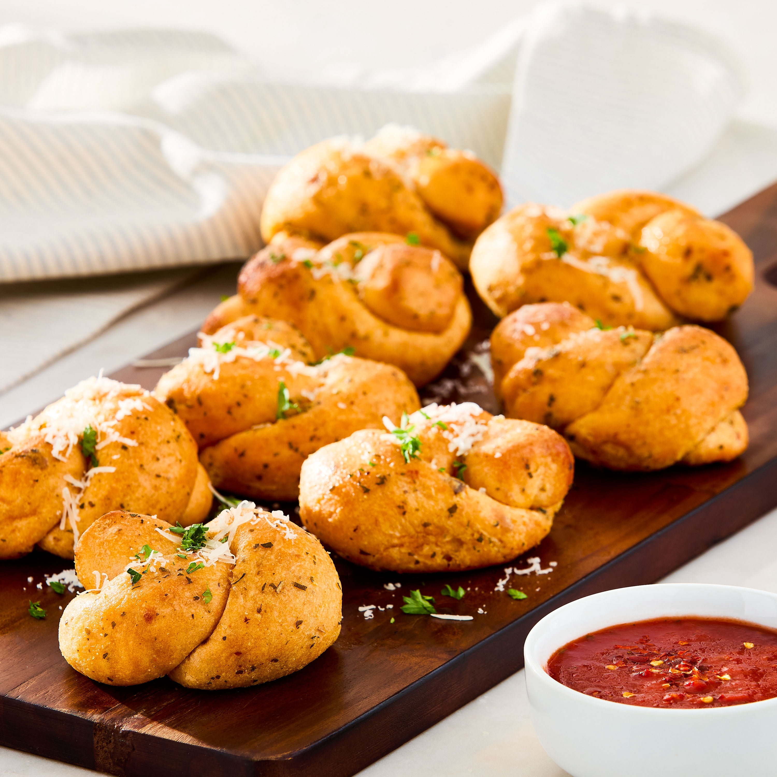 Marketside Tomato & Herb Garlic Knots, 8 Count, 10.4 oz