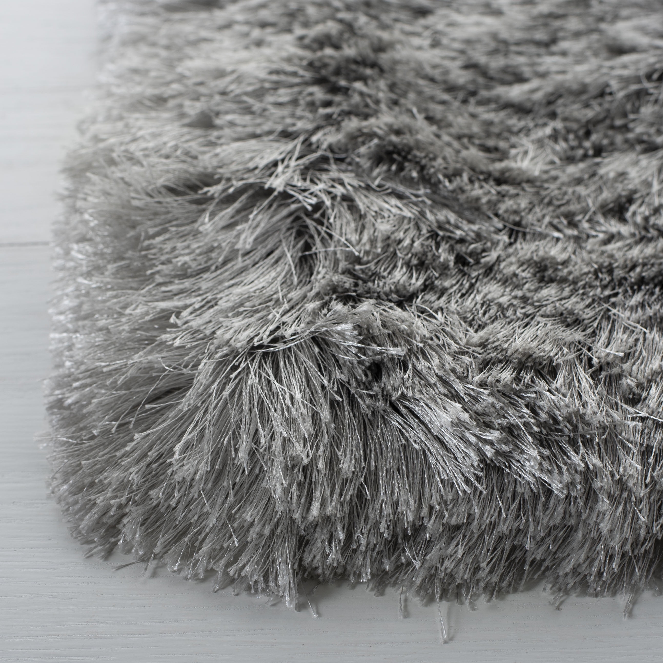 SAFAVIEH Ocean Amyas Solid Shag Runner Rug, Silver, 2'3" x 14'