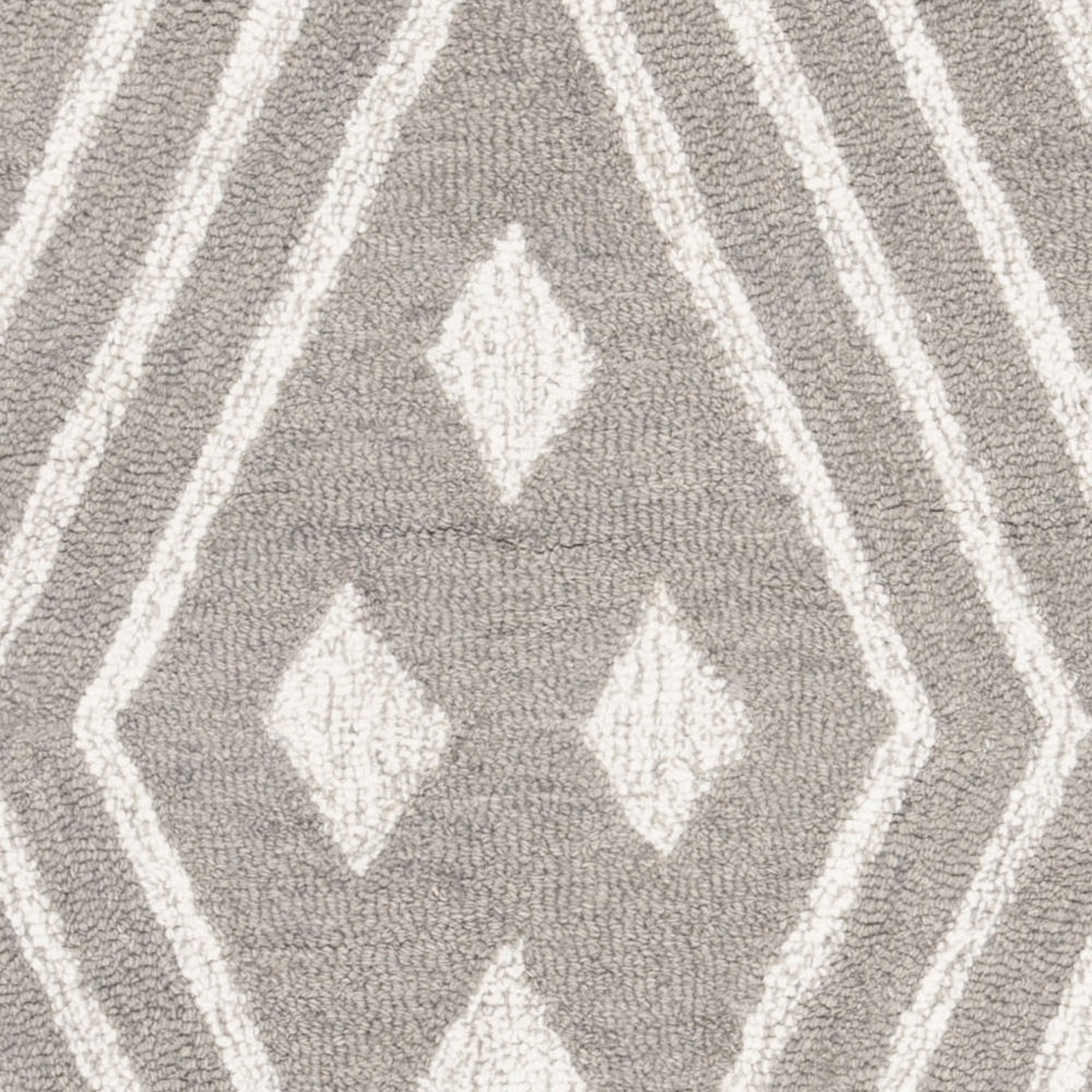 SAFAVIEH Micro-Loop Orlando Geometric Diamonds Runner Rug, Grey/Ivory, 2'3" x 7'