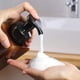 thumbnail image 2 of Dispensador de jabón espumoso, botella de plástico rellenable con bomba de 450 ml (15 oz) para jabón líquido, champú y gel de baño (2 piezas) (marrón), 2 of 4