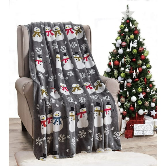 Home Essentials by Décor&More Christmas Throw