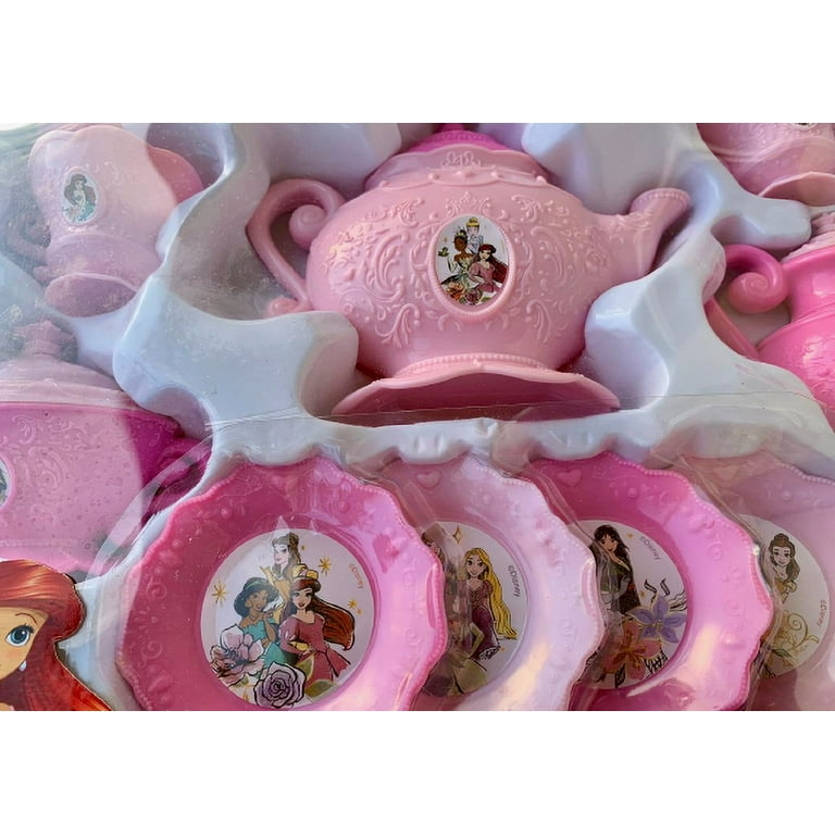 26 Piece Disney Princess Dinnerware Set