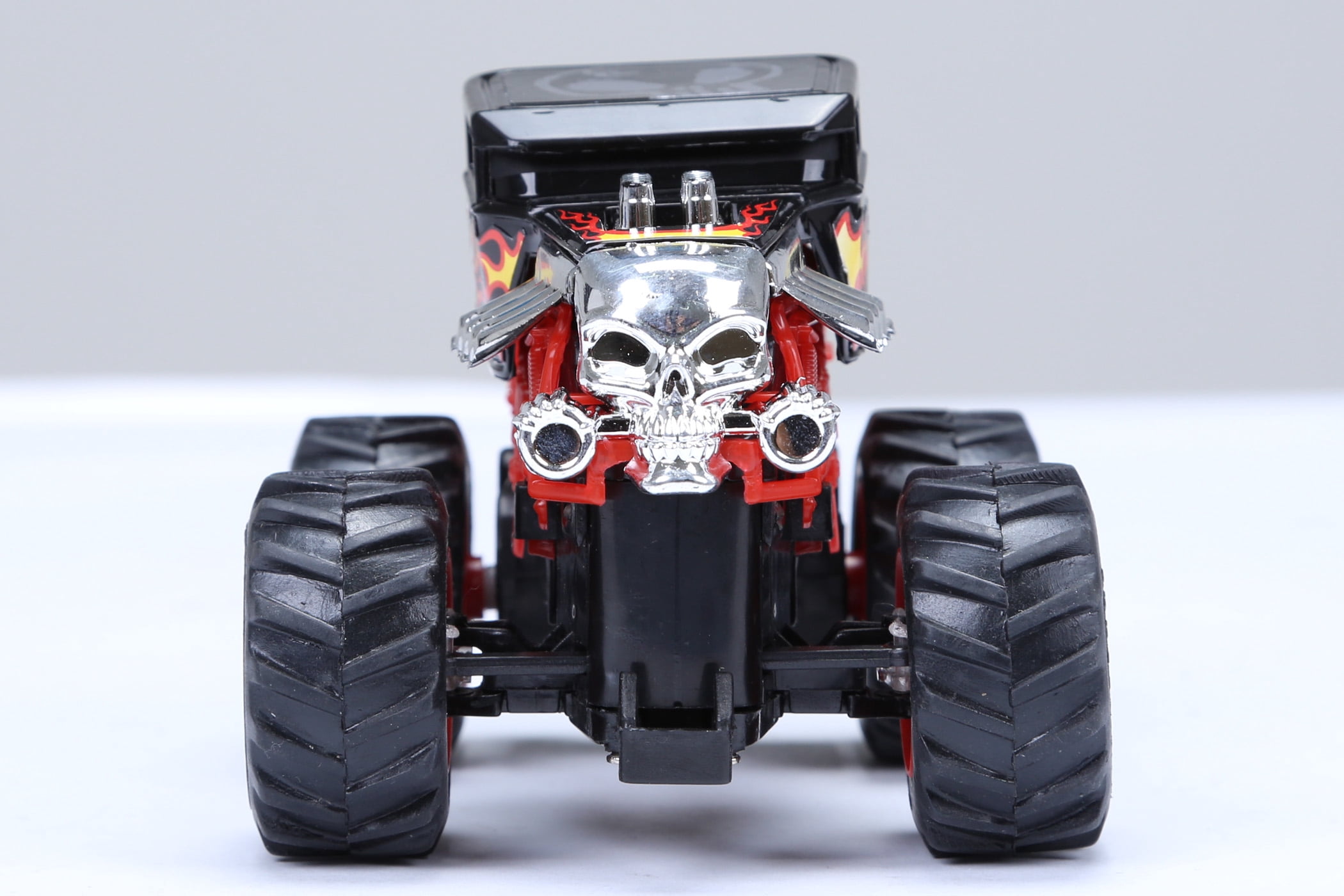 New Bright 1:43 Scale Remote Controlled Bone Shaker Monster Truck Play Vehicle