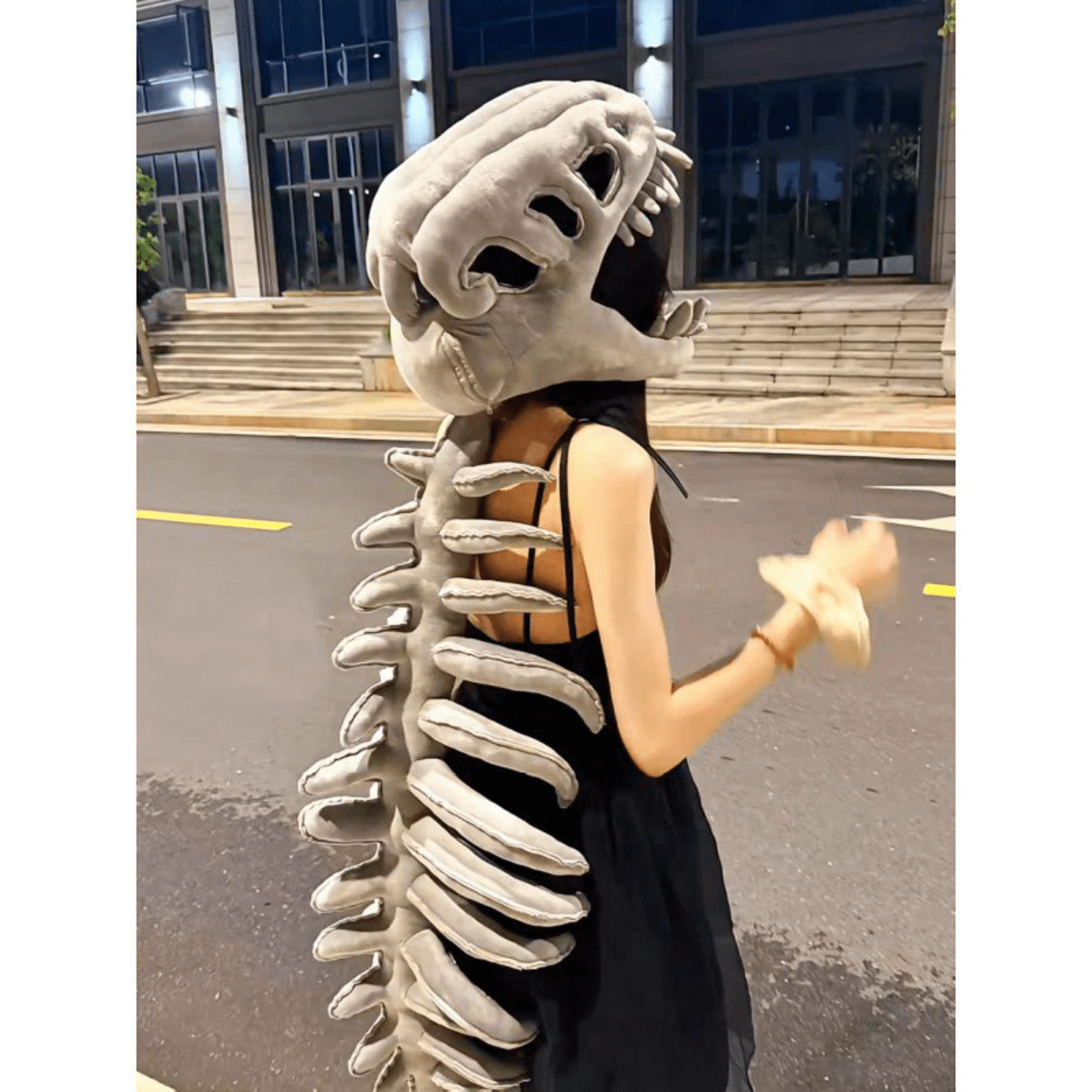 3D Dinosaur Skeleton Plush Toy, Realistic Fossil Skull Stuffed Plush with Soft Spine Tail, Giant Jurassic Dinosaur Plush Figure, Creative Cosplay Decoration for Home, Party, Halloween, Gift Display
