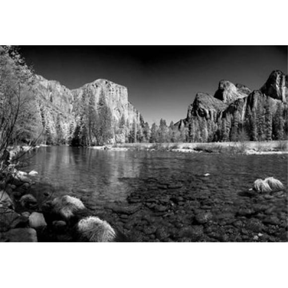 Posterazzi PDDUS05AMI0123 California Yosemite Valley View From the Bank of Merced River Poster Print by Anna Miller - 27 x 19 in.
