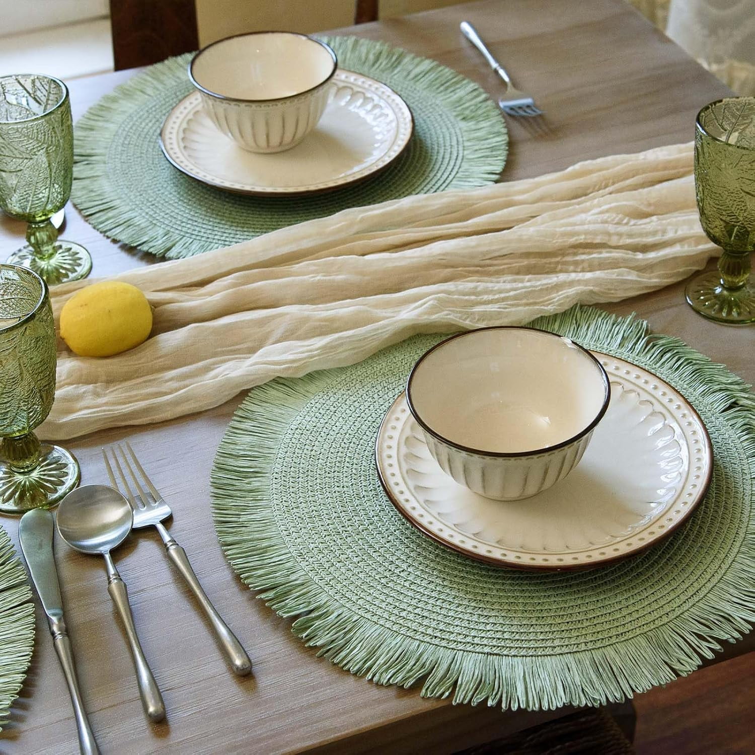 CAILDANL Round Burlap Placemats Set of 12 Jute Rustic Place Mats for Dining Tables Heat Resistant Natural Farmhouse Table Mats Decor for (Brown lace)