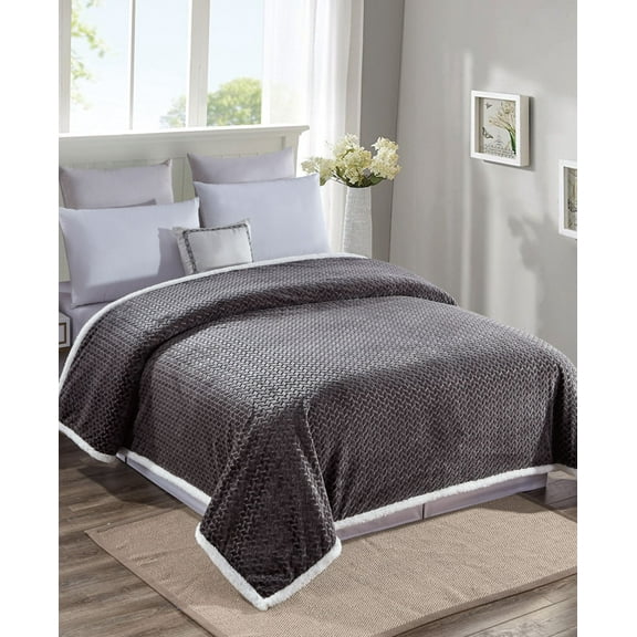 Home Essentials by Décor&More Braided Sherpa Blanket