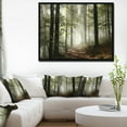 thumbnail image 4 of Designart - Lumière dans une Forêt d'Automne Dense avec Brouillard - Impression d'Art Paysager sur Toile Encadrée, 4 of 4
