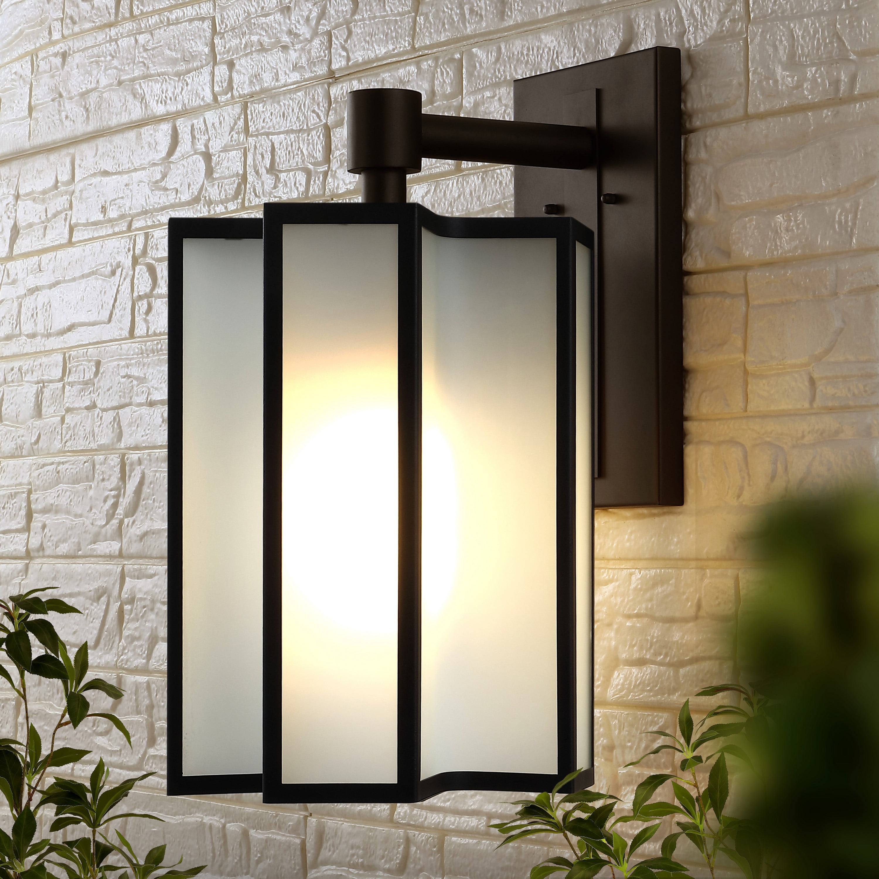 SAFAVIEH Hyla T10-L Black Metal Wall Sconce with Shade