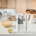 thumbnail image 2 of Batidora de mano Cuisinart HM-150 de 5 velocidades, color blanco, 2 of 7