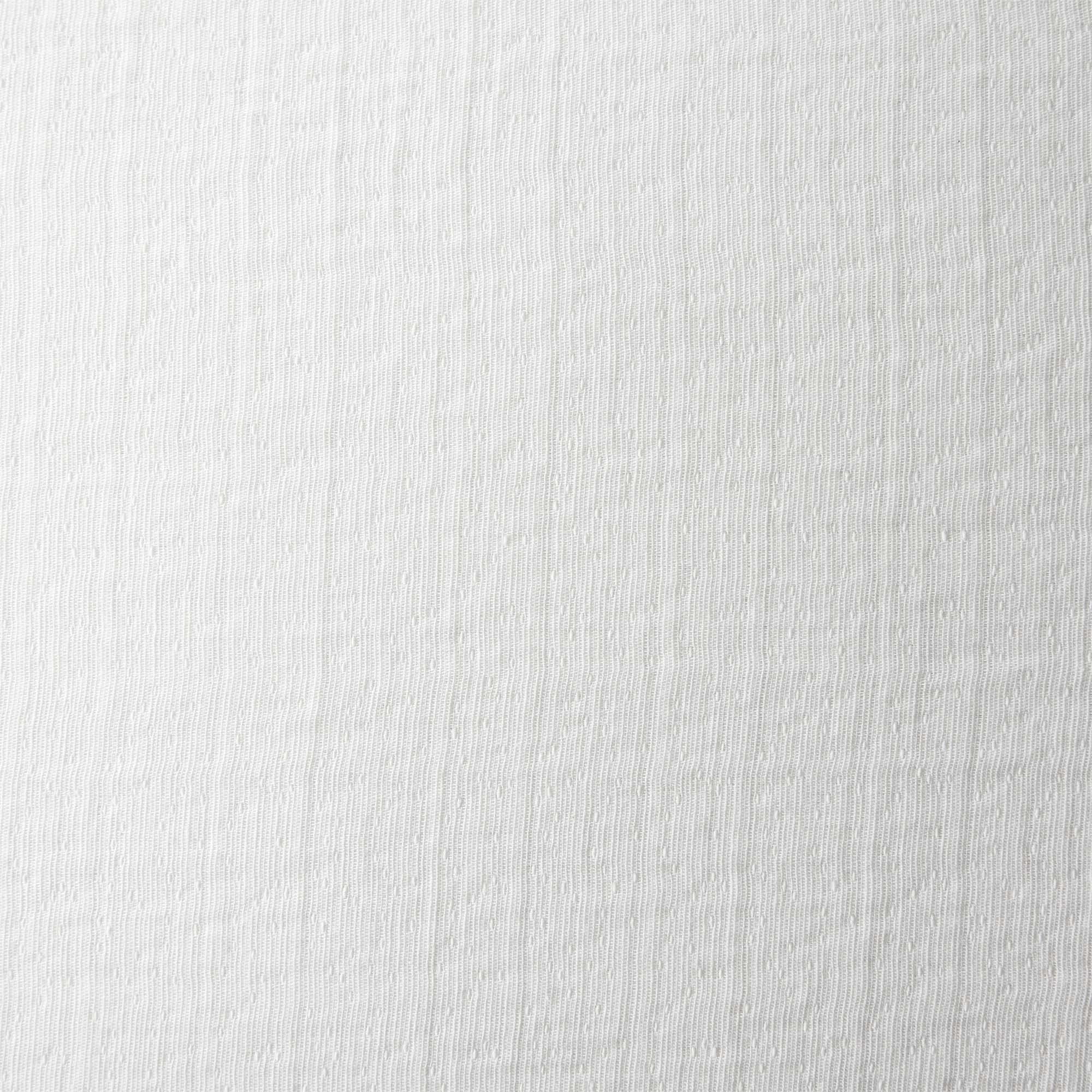 Better Homes & Gardens 3-Piece Arctic White Crinkled Gauze Duvet Set, Adult Double/Queen, Corner & side interior ties. Hidden Button Closure. Envelope Closure on Shams.