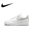 thumbnail image 3 of Zapatillas Nike originales Air Force 1 07 de caña baja, cómodas y casuales para exteriores, color negro, blanco y rojo, 3 of 5