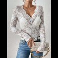 thumbnail image 4 of Blusa de Larga con Cuello Redondo y Encaje de con Bordado Floral para Mujer M, 4 of 9