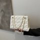 thumbnail image 4 of Bolso con cadena de diamantes para mujer, nuevo estilo 2025, versión coreana moderna, bolso bandolera de hombro con múltiples combinaciones, bolso cuadrado pequeño., 4 of 5