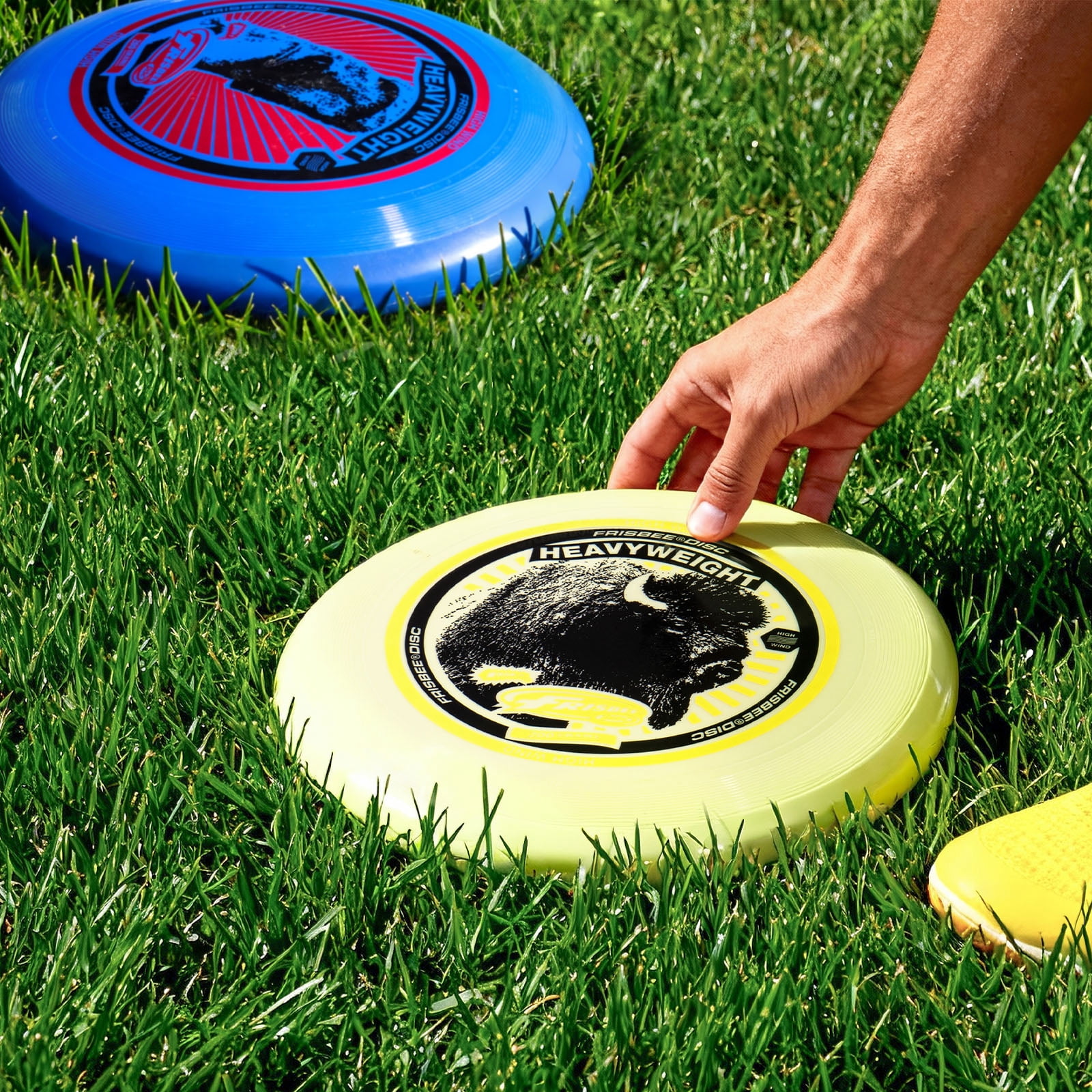 Wham-O Frisbee Heavyweight 200g, 11 Inch Long Distance and Durable Disc for Outdoor Activities, Stable Flying for Family Fun - 2 Pack