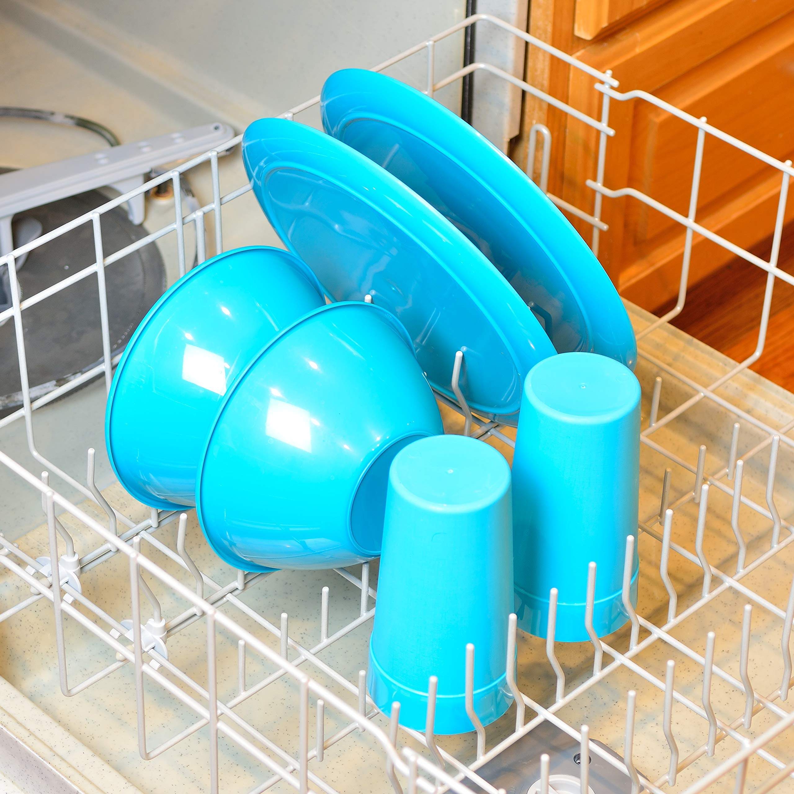 Youngever 18-Piece Plastic Kitchen Dinnerware Set, Plates, Dishes, Bowls, Cups, Service for 6 (Blue)