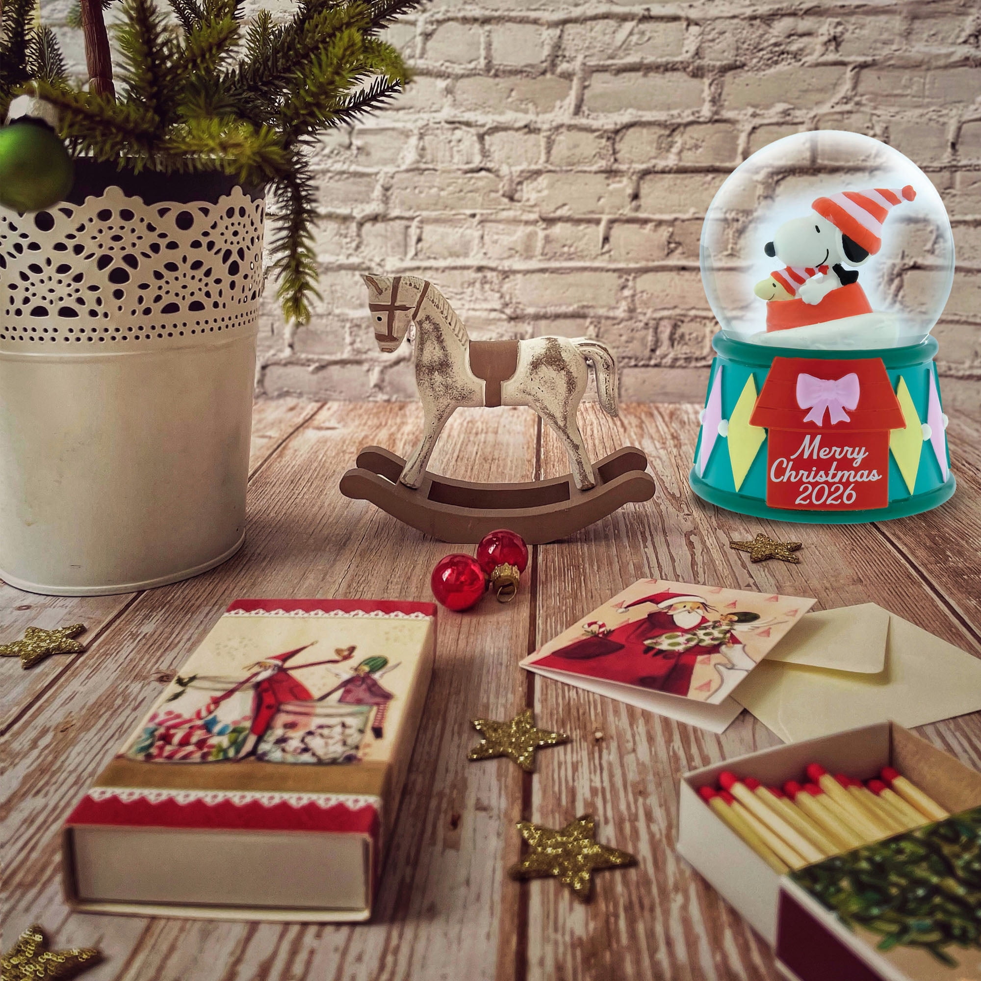Peanuts Snoopy Christmas Snow Globe – 100mm Tabletop Figure