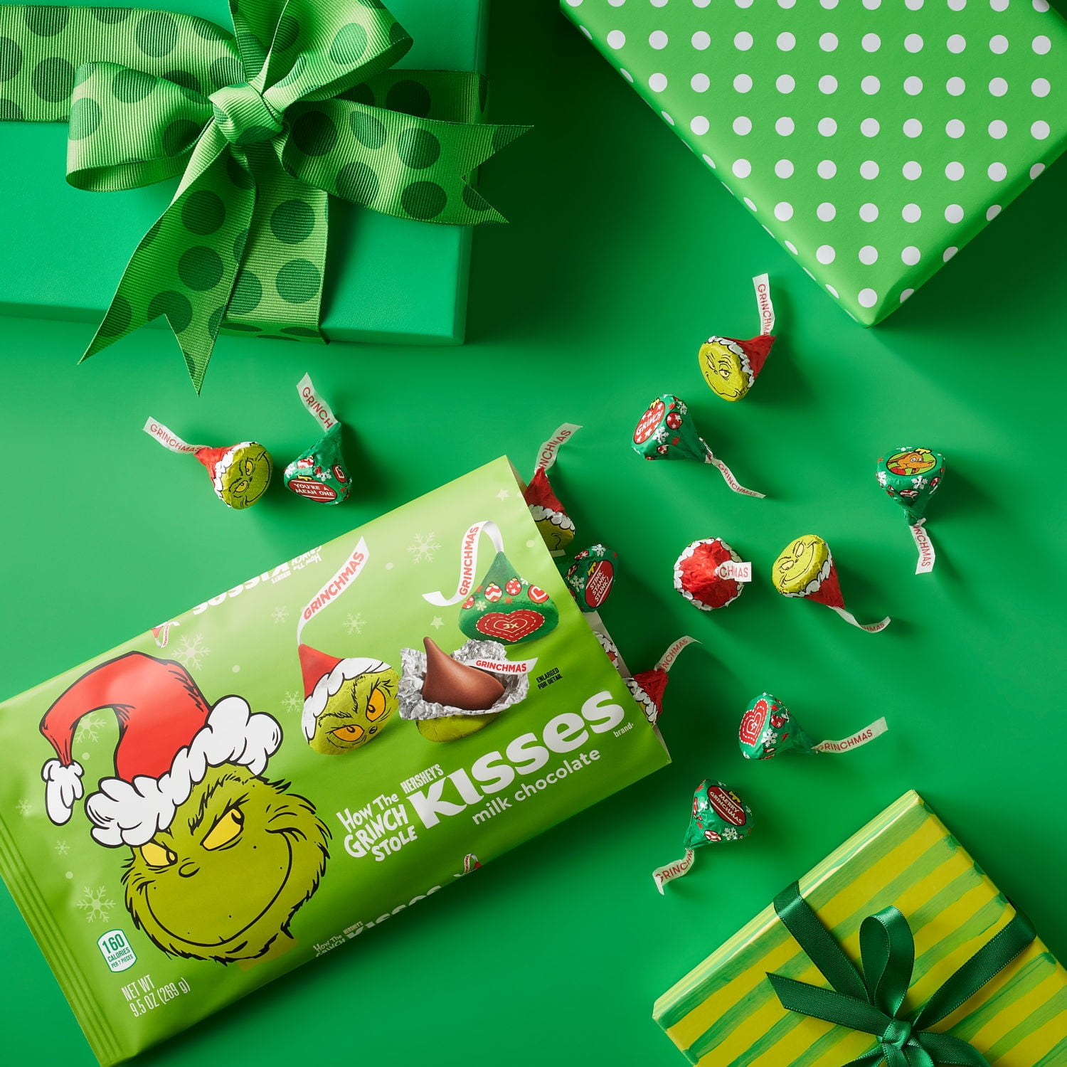Hershey's Kisses Grinch Milk Chocolate Christmas Candy, Bag 9.5 oz