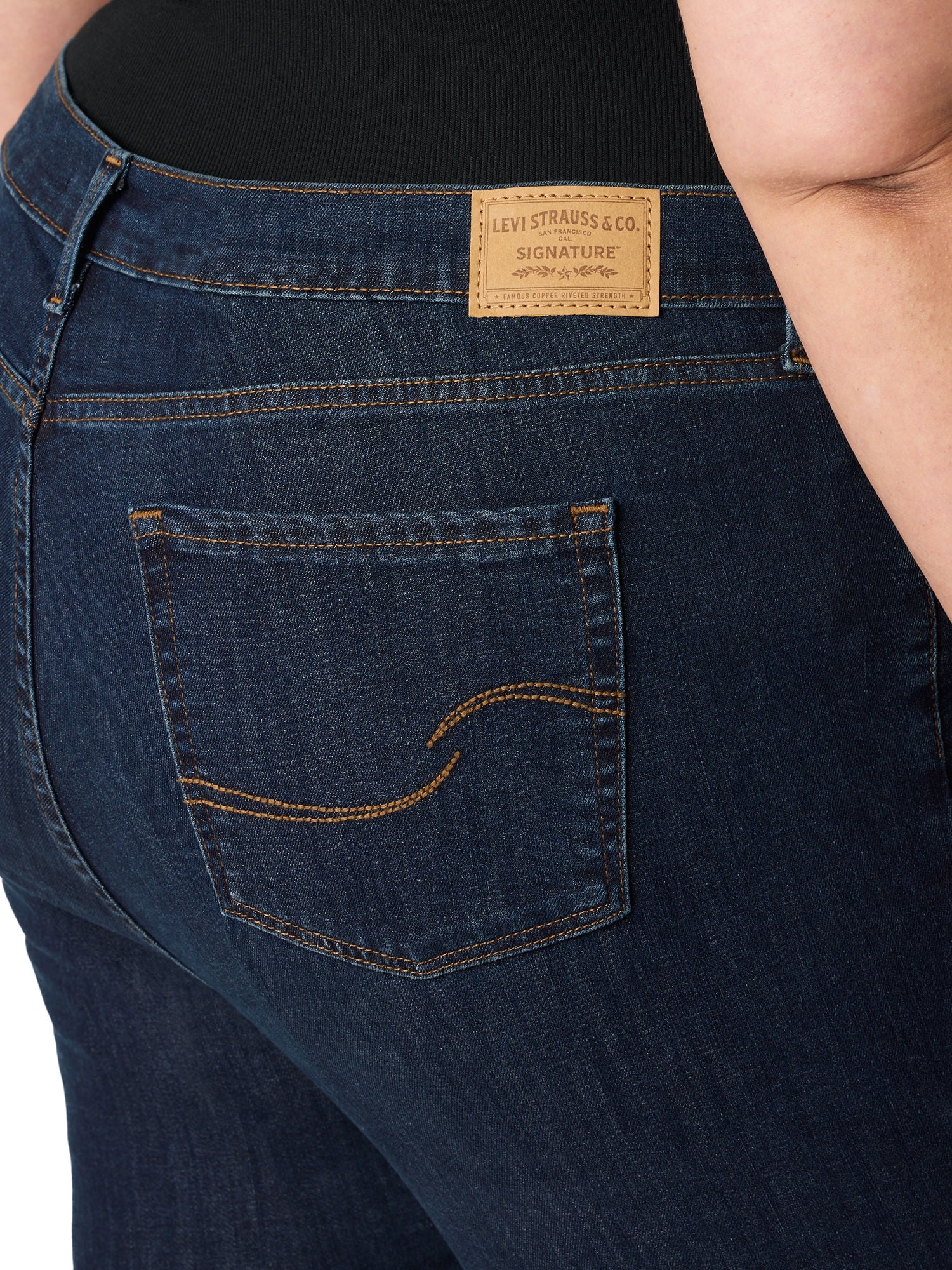 Levi Strauss Signature Women's Mid Rise Capri