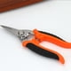 thumbnail image 4 of Tijeras industriales multiusos, hojas de acero inoxidable, mango ergonómico naranja-verde, para cortar, uso en oficina, uso intensivo, herramienta de trabajo., 4 of 9
