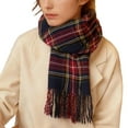 thumbnail image 2 of Bufanda de invierno cálida para mujer, tipo chal grande, ideal para clima frío. Bufanda larga de punto grueso a cuadros azul oscuro y rojo. Suave y ligera, unisex., 2 of 4