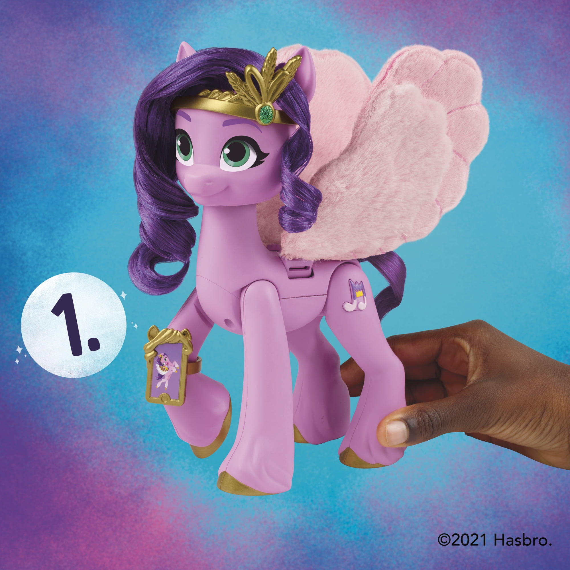 My Little Pony: A New Generation Musical Star Princess Petals, Plays Music
