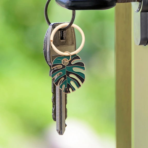 ETEREAUTY 2-Pack Nordic Style Alloy Leaf Keychains with Unique Hollow Design, and Stylish Key Holders