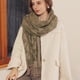 thumbnail image 4 of Bufandas a cuadros escoceses para mujer en invierno, bufandas largas para mujer con flecos, bufandas súper suaves para mujer en invierno, 4 of 5
