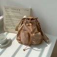 thumbnail image 1 of Bolso de nailon con cordón para debajo del brazo, estilo coreano, diseño de nicho de alta gama, bolso de cubo portátil, bolso cruzado de tela Oxford de gran capacidad, 1 of 6