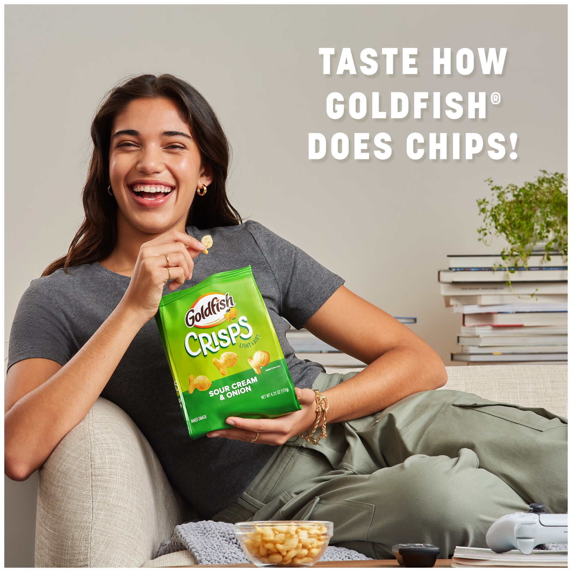 (3 pack) Goldfish Crisps Sour Cream & Onion Baked Chip Crackers, 6.25 oz Bag