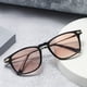 thumbnail image 1 of Gafas de sol inteligentes de doble propósito para cerca y lejos, gafas de presbicia, gafas de sol anti-ultravioleta para hombres y mujeres mayores, dos en uno, anti-luz azul, 1 of 3