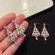 thumbnail image 4 of Pendientes creativos de árbol de Navidad para mujer, diseño de nicho de moda, otoño e invierno, elegantes pendientes navideños, 4 of 6