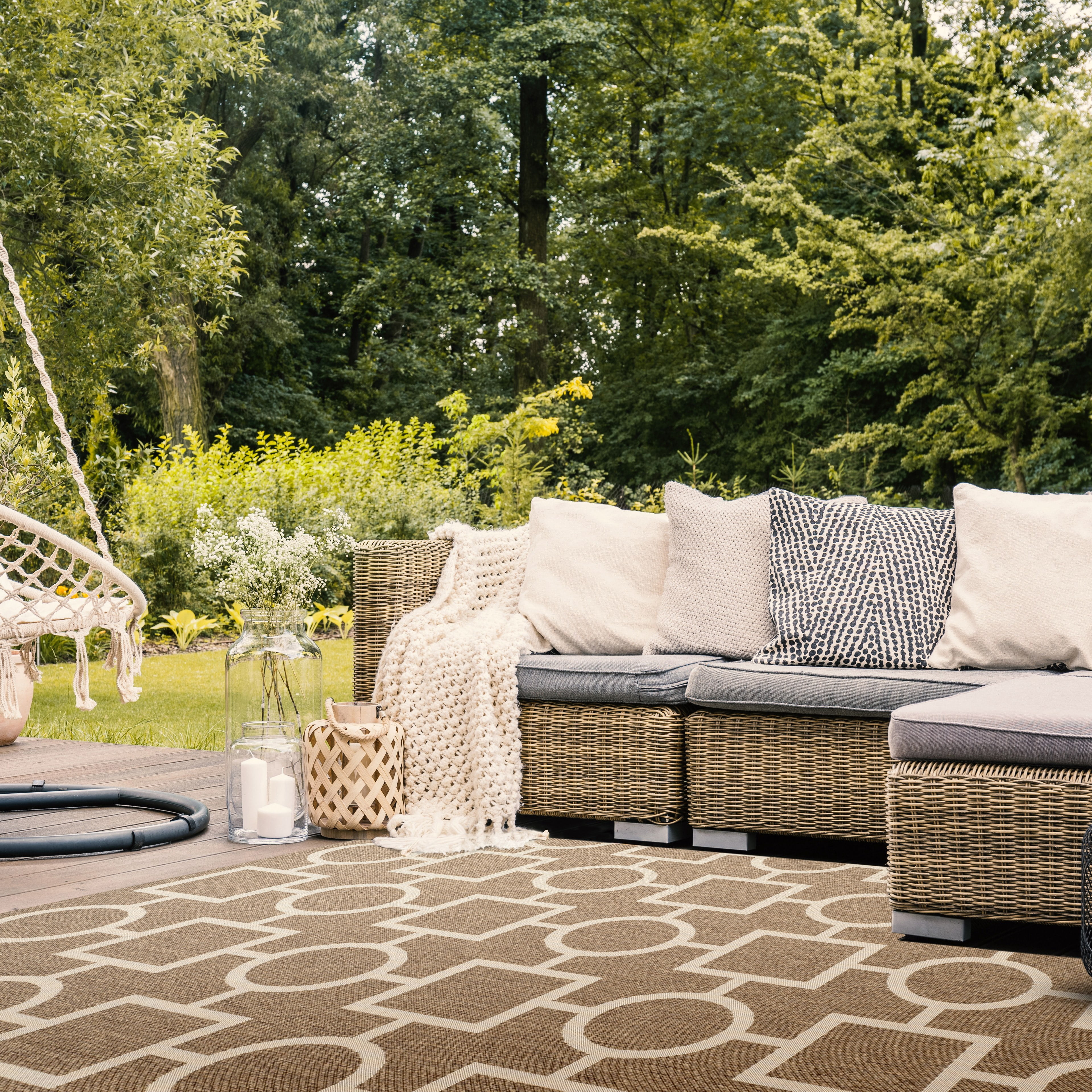 Safavieh Courtyard Archimedes Geometric Indoor/Outdoor Area Rug, Brown/Bone, 5'3" x 7'7"