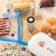 thumbnail image 4 of Selladores de alimentos al vacío eléctricos portátiles bomba de aire USB para el hogar (blanco con luz) Ehuebsd  Libre de BPA, 4 of 7
