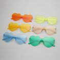 thumbnail image 1 of Gafas de sol con forma de corazón, tendencia europea y americana, gafas de sol de una pieza sin montura, 1 of 5