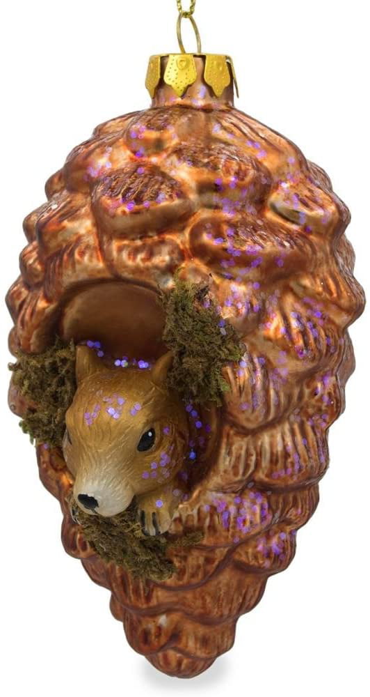 Details about   Christmas ornament pinecone  with the squirrel on the top. 
