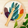 thumbnail image 4 of Aguja de punzón portátil, pluma para bordar, enhebrador, herramienta con mango de madera para tejer, coser, manualidades de fieltro, 4 of 8