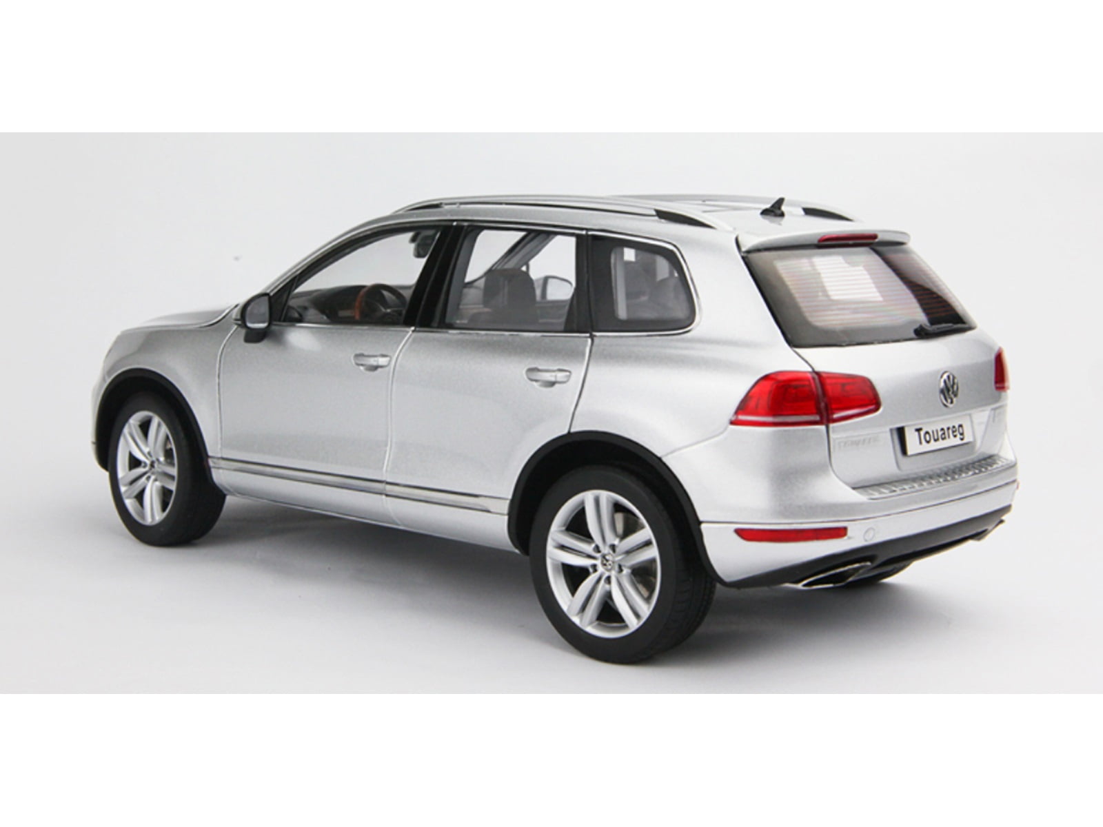 2010 Volkswagen Touareg V6 FSI Cool Silver Metallic 1/18