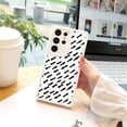 thumbnail image 1 of ¡Destaca entre la multitud con nuestra llamativa protección para iPhone con estampado gráfico!, 1 of 4
