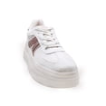 thumbnail image 1 of TENIS CASUAL DE MUJER SINTETICO LATTE MARCA LEON 160, 1 of 4
