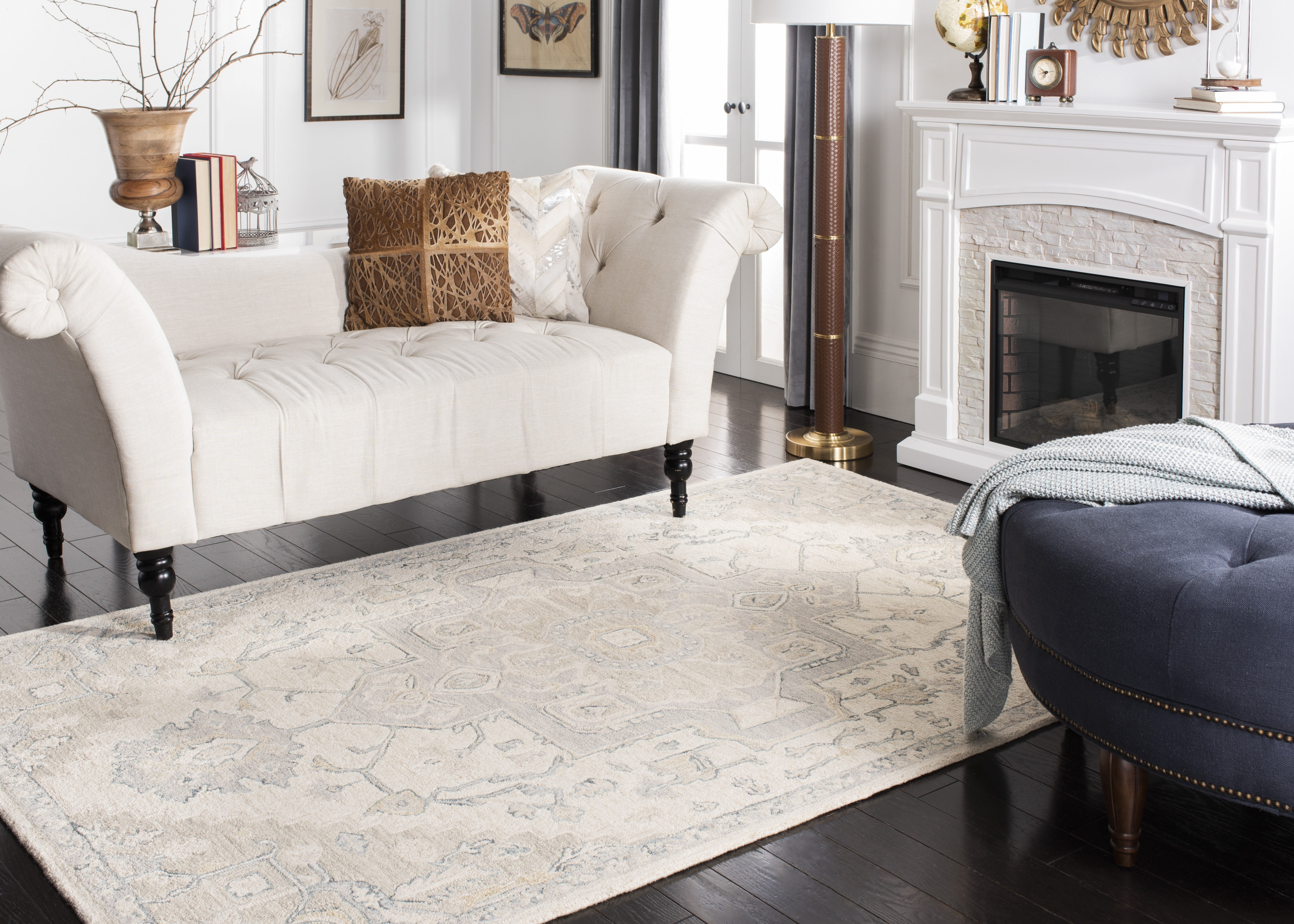 Safavieh Micro-Loop Braylon Floral Area Rug, Ivory/Beige, 5' x 8'