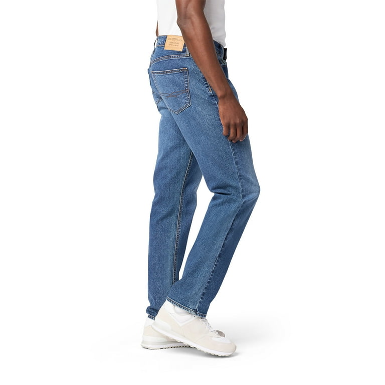 Levi Strauss Signature Men's Athletic Fit Jeans photo 2